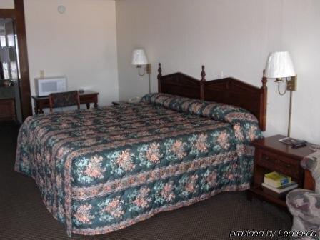 Stratford House Inn Edmond Room photo